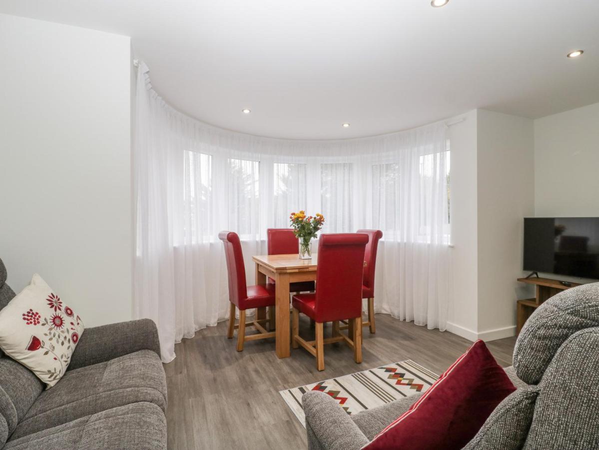 Flat 2, 38 Preston Road Apartman Weymouth Kültér fotó