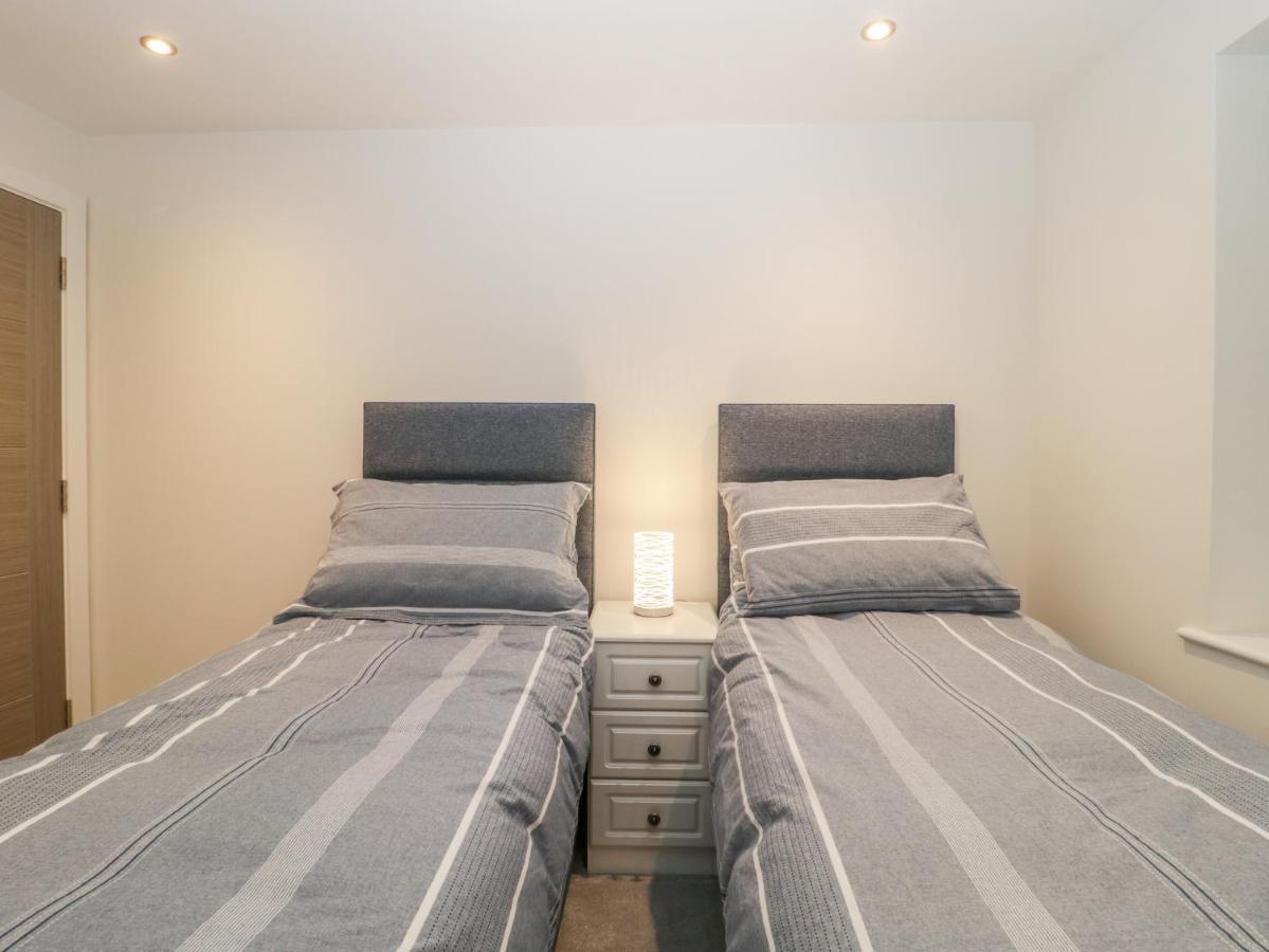 Flat 2, 38 Preston Road Apartman Weymouth Kültér fotó