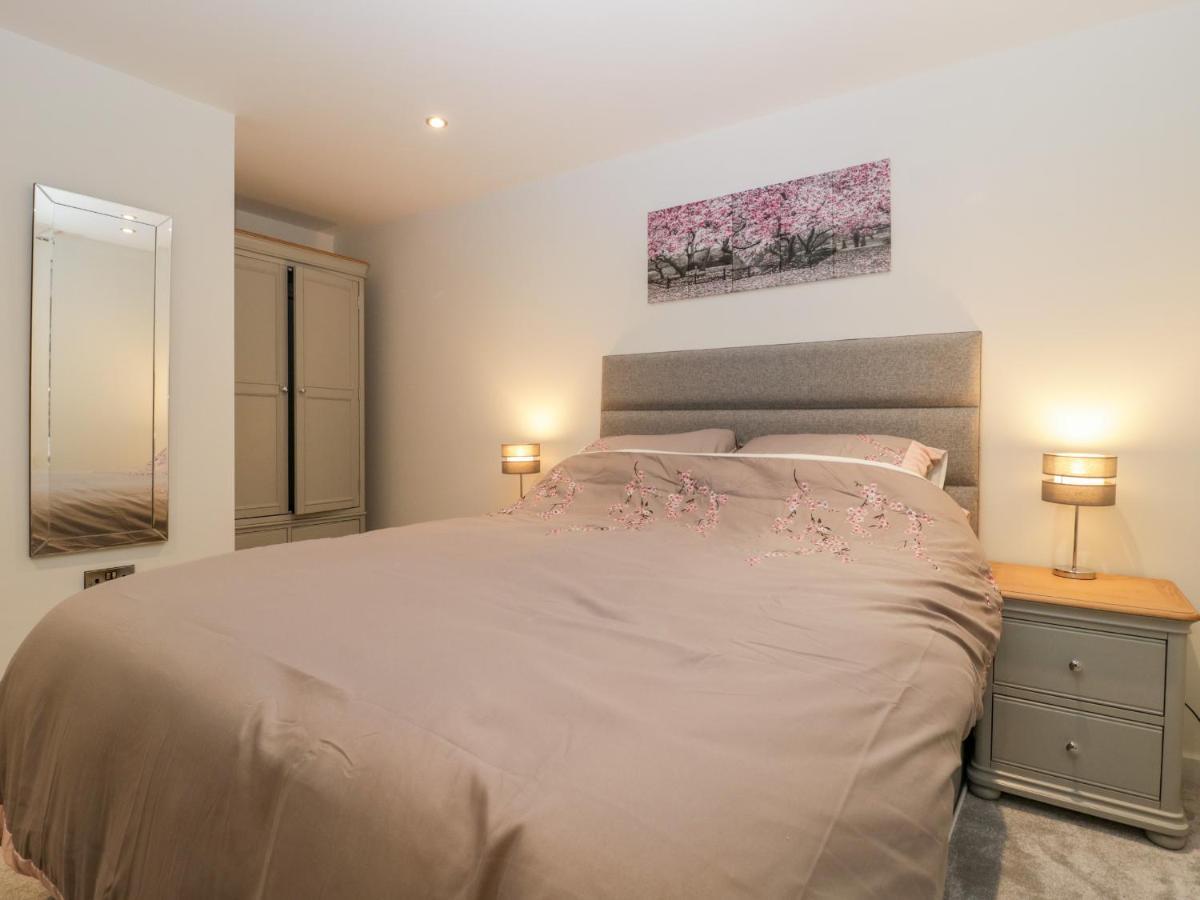 Flat 2, 38 Preston Road Apartman Weymouth Kültér fotó
